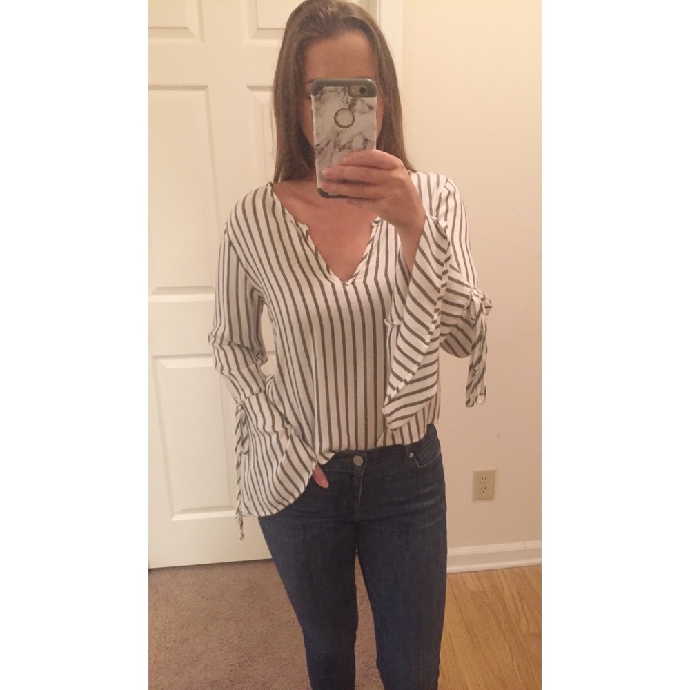 Anthropologie Cloth & Stone Bell Sleeve Blouse - Picture 2 of 6